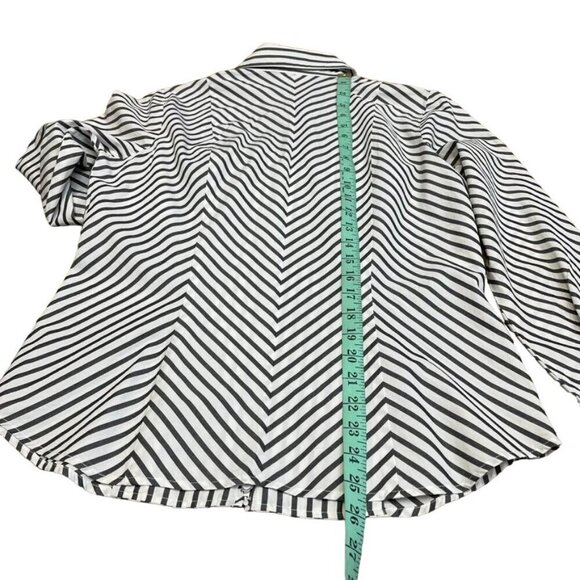 Jones New York Signature Women’s Black & White Striped Zip-Up Shirt Long Sleeve - Picture 11 of 13